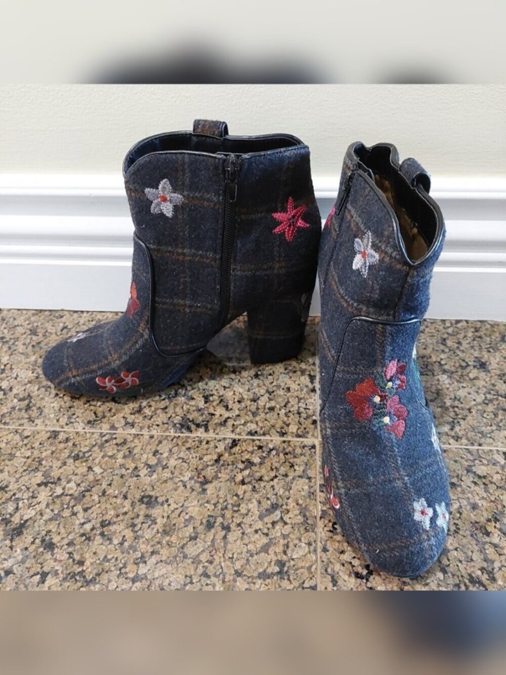 Indigo Rd Floral Embroidered Ankle Booties Womens 8 Like New